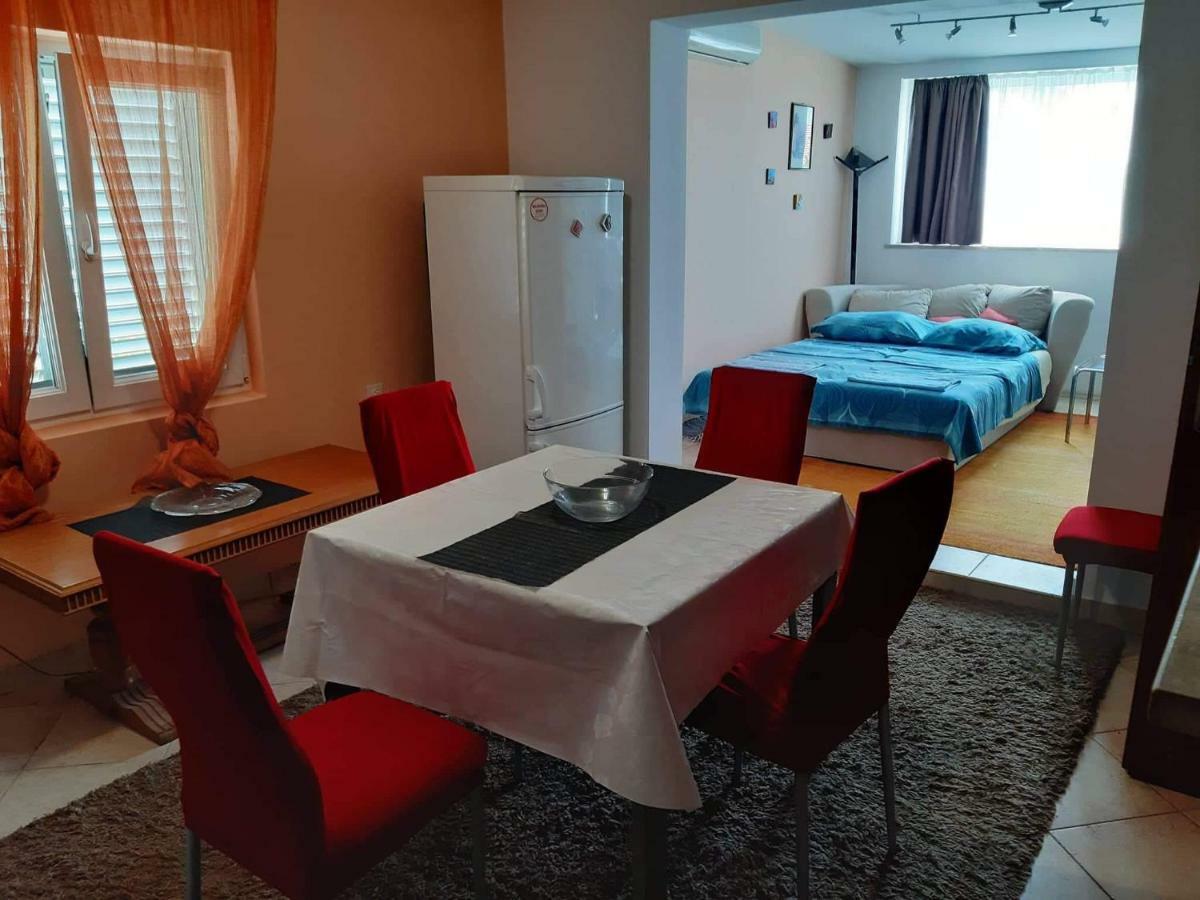 טרוגיר Apartman Lucija מראה חיצוני תמונה